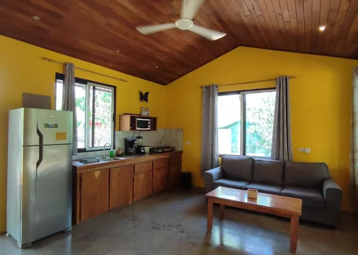 Casa Coco Playa With Ac, Swimming Pool, Skate Bowl & Walking Distance For Surfers And Nature Lovers *