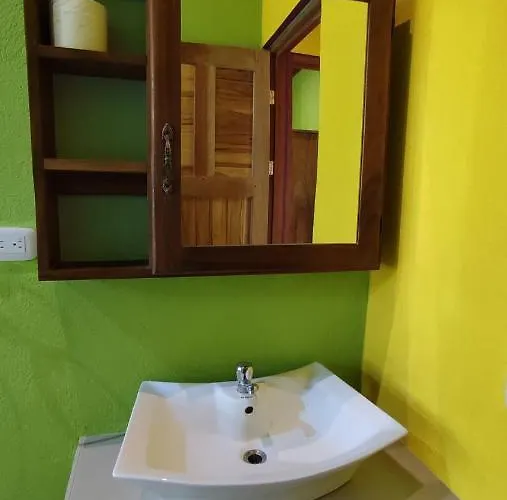 Сasa de vacaciones Casa Coco Playa With Ac, Swimming Pool, Skate Bowl & Walking Distance For Surfers And Nature Lovers