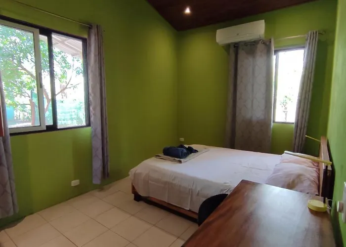 Сasa de vacaciones Casa Coco Playa With Ac, Swimming Pool, Skate Bowl & Walking Distance For Surfers And Nature Lovers Marbella
