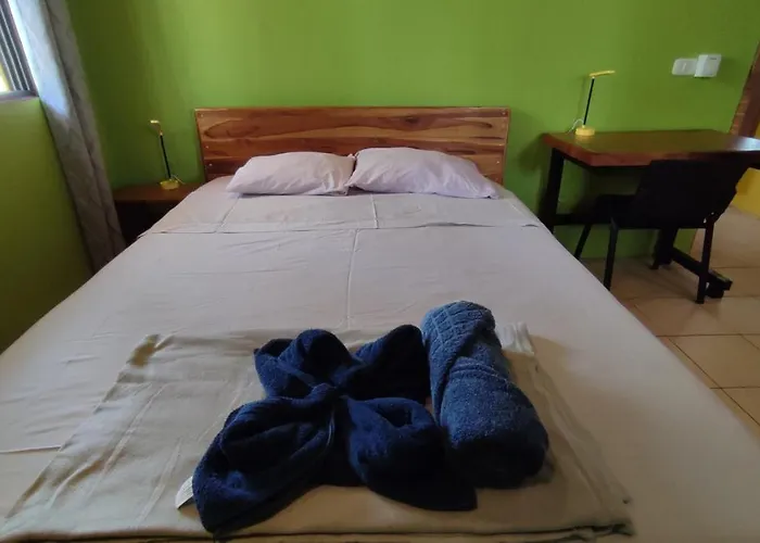 Сasa de vacaciones Casa Coco Playa With Ac, Swimming Pool, Skate Bowl & Walking Distance For Surfers And Nature Lovers *